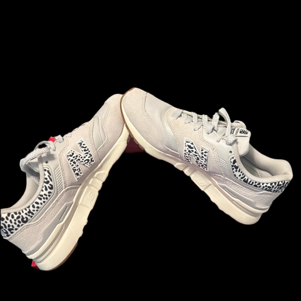 New Balance Women's Cream and Black Patterned Sneakers